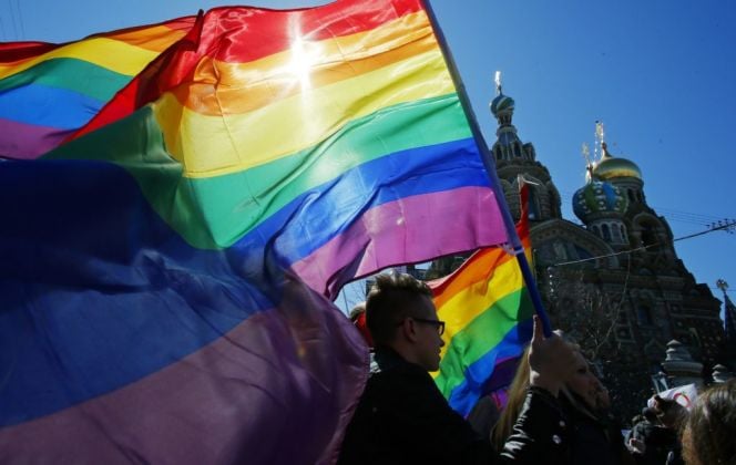 Police Raid Moscow Gay Bars After Court Labels Lgbt+ Movement ‘Extremist’